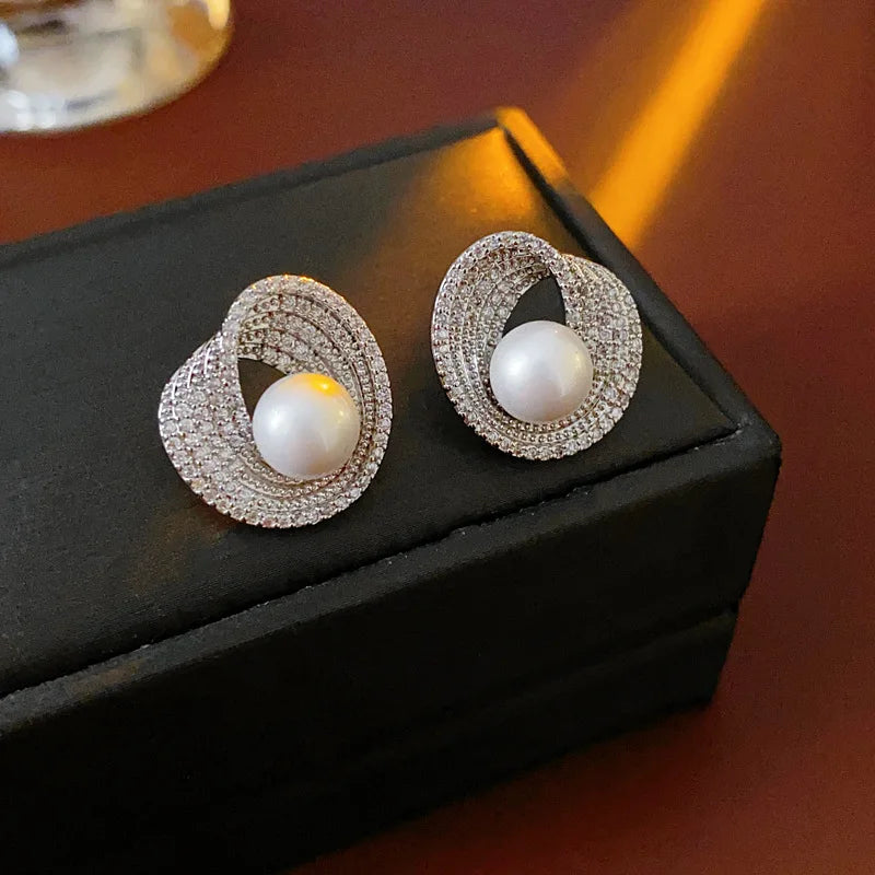 Elegant Cubic Zircon Round Pearl Earrings Asimatric Stud Earring