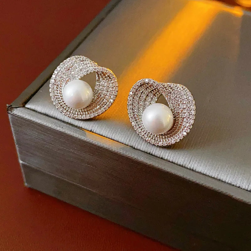 Elegant Cubic Zircon Round Pearl Earrings Asimatric Stud Earring