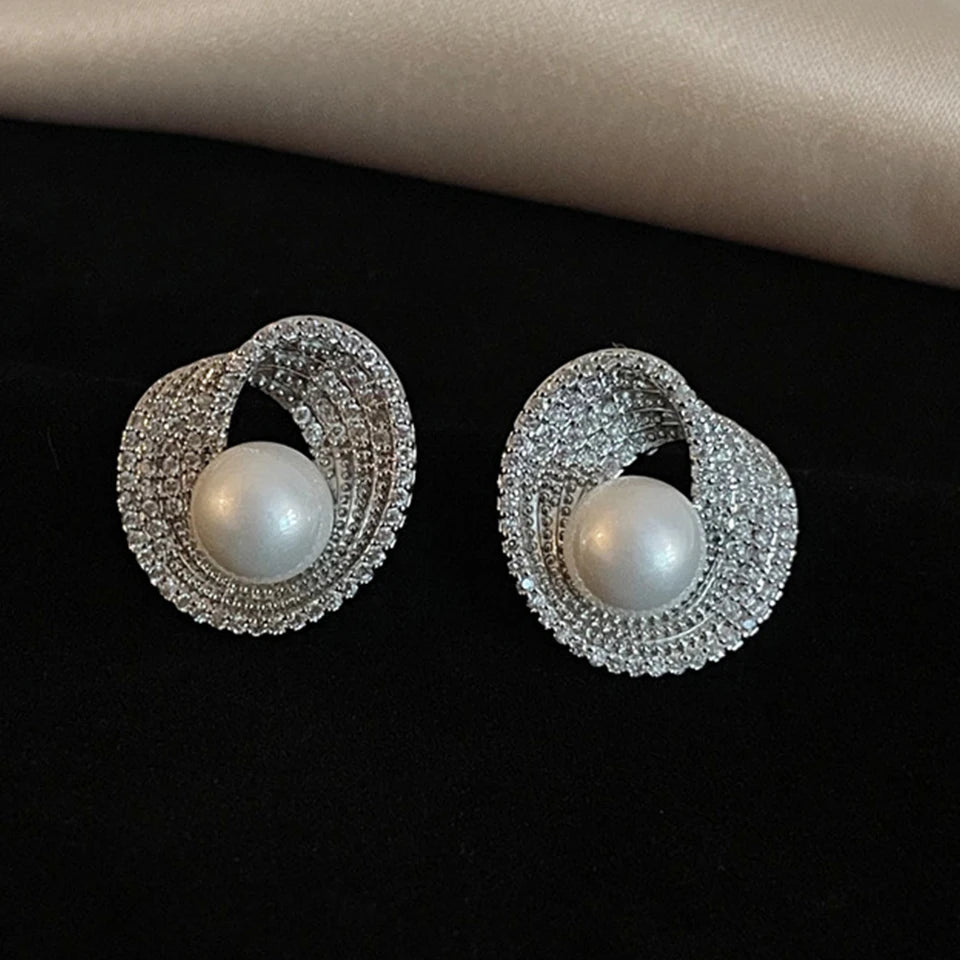 Elegant Cubic Zircon Round Pearl Earrings Asimatric Stud Earring