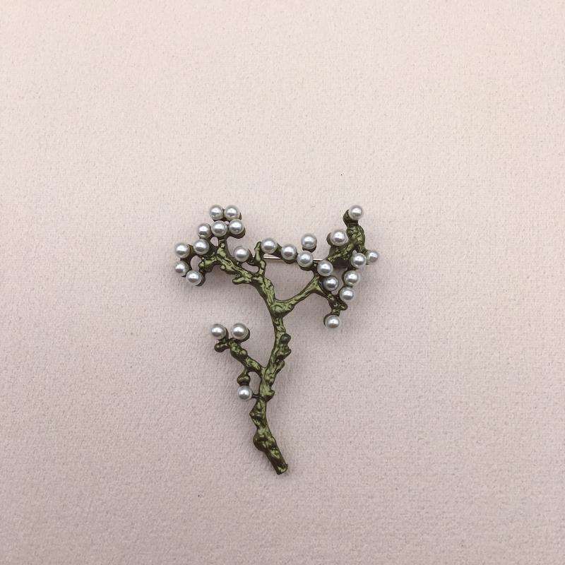 Avocado Green Art Small Fresh Pearl Leaf Brooch | Orazek UK Ltd