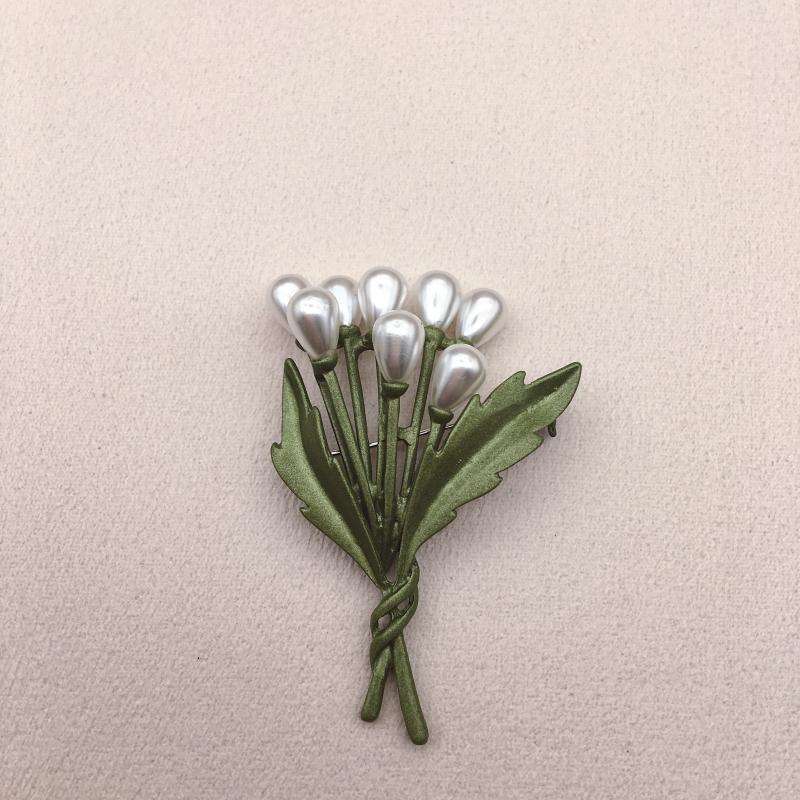 Avocado Green Art Small Fresh Pearl Leaf Brooch Orazek UK Ltd