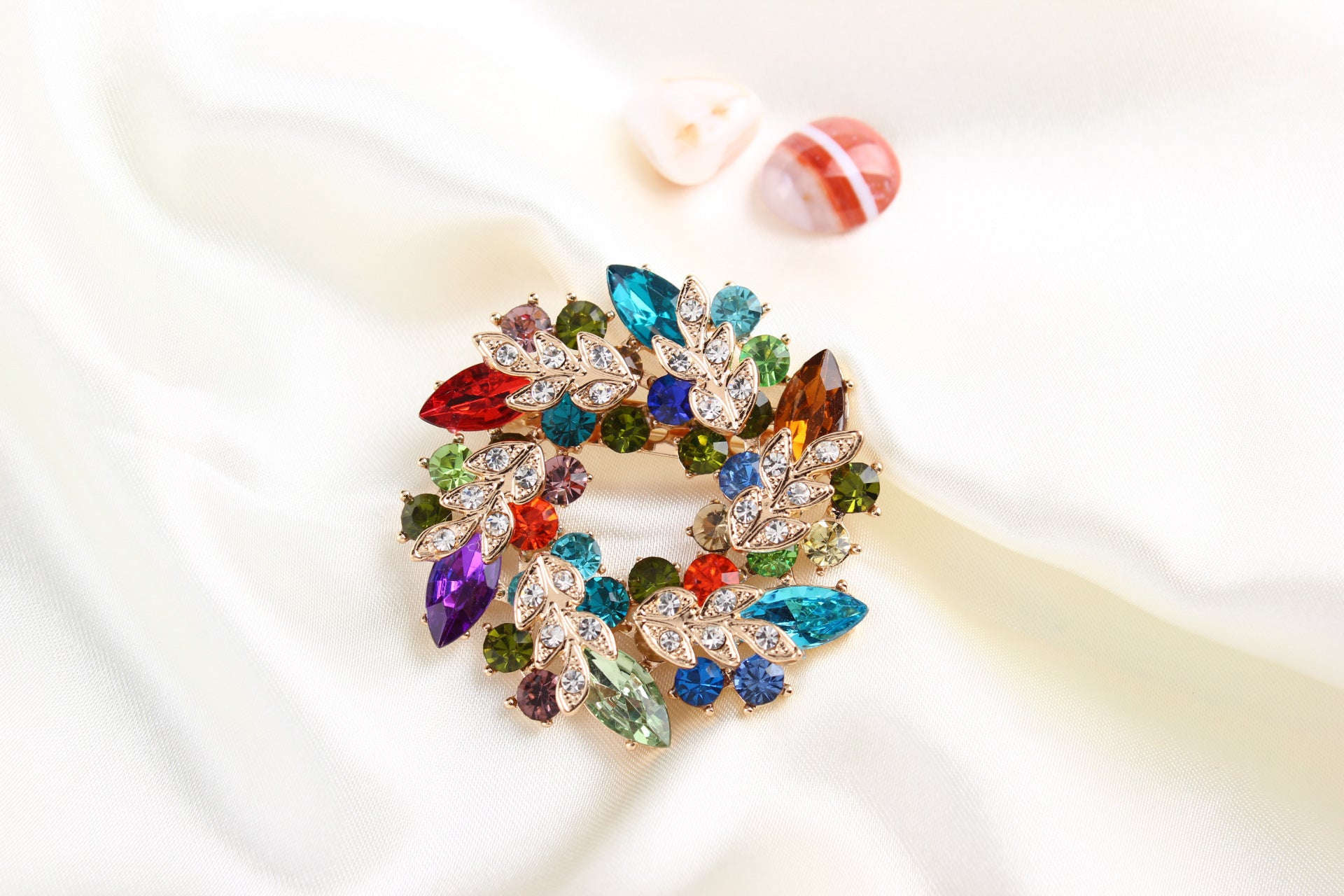 Crystal brooch, diamond-encrusted bauhinia brooch, brooch Orazek UK Ltd