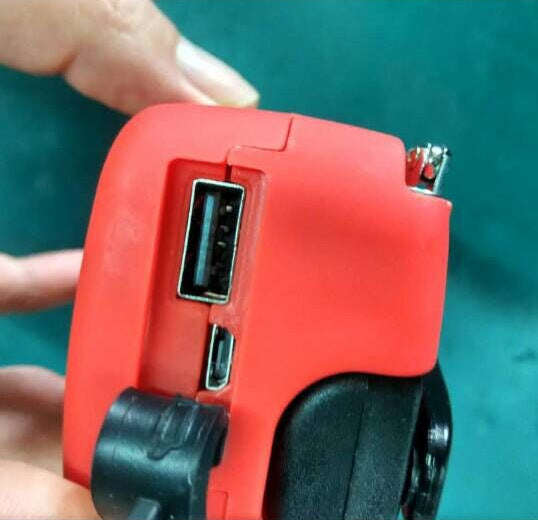 Solar hand crank USB charging radio flashlight | Orazek UK Ltd