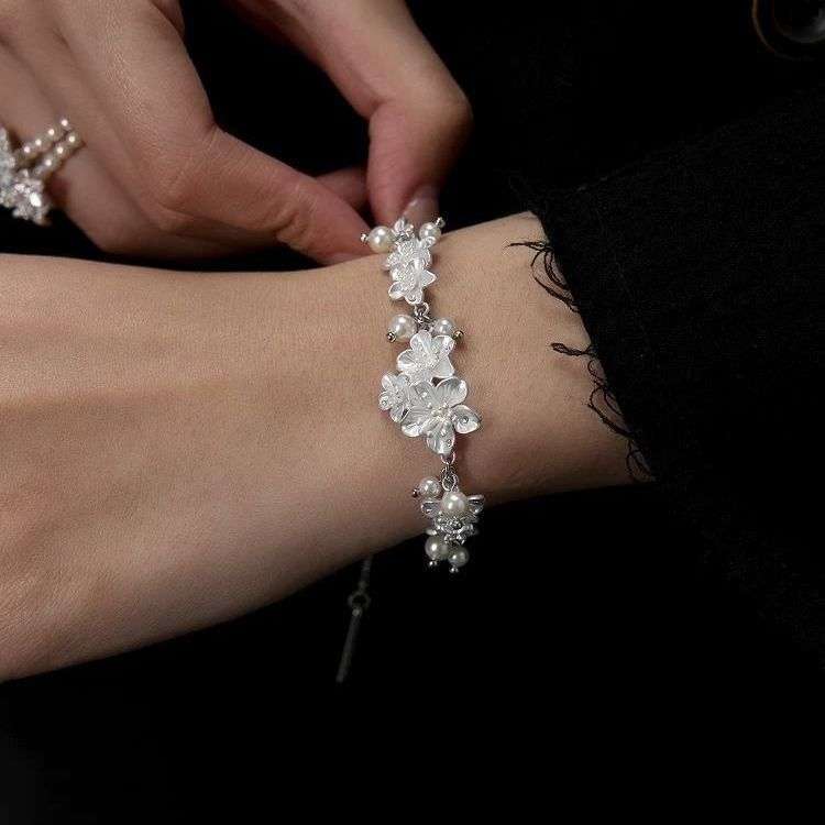 Wearing A Cherry Blossom Bracelet To See Cherry Blossoms Is A Promise With Spring | Orazek UK Ltd