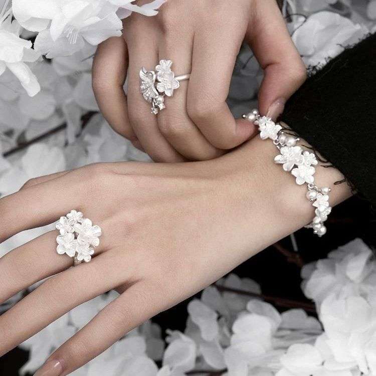 Wearing A Cherry Blossom Bracelet To See Cherry Blossoms Is A Promise With Spring Orazek UK Ltd