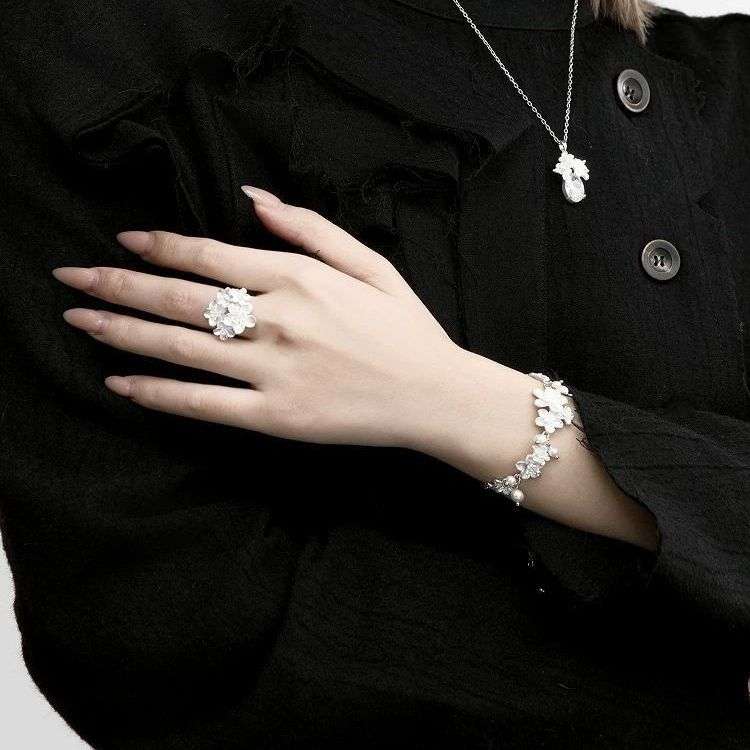 Wearing A Cherry Blossom Bracelet To See Cherry Blossoms Is A Promise With Spring Orazek UK Ltd